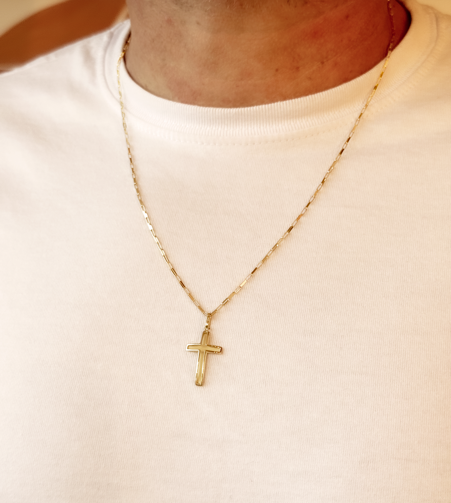 Pingente Cruz Vazada em Ouro 18k